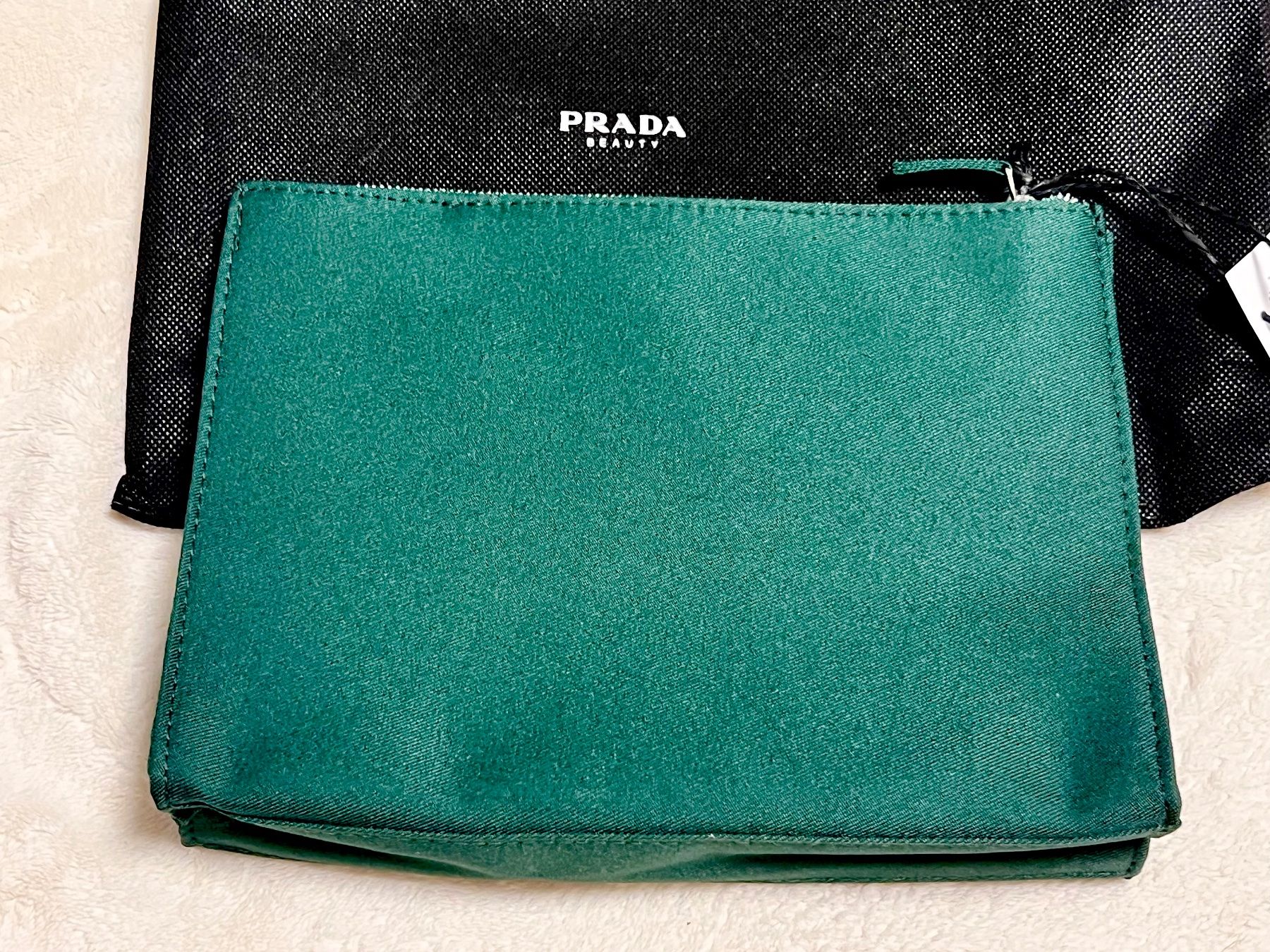 Prada Custodie per cosmetici: Prada Kosmetiktasche / Necessaire – Nuovo e nell'imballaggio originale da Netstal venduto da jka_st5j 1