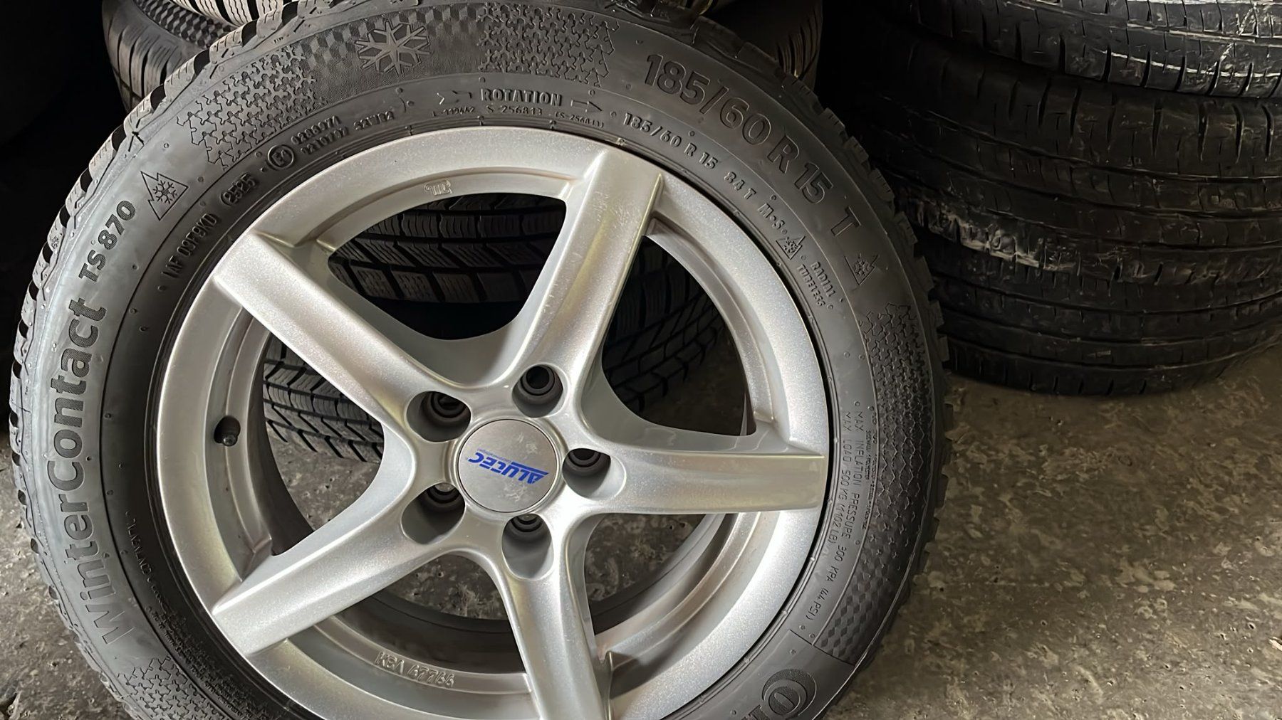 Pneumatici & Ruote complete: VW Polo 1.2 TSI Räder – Usato da Tinizong venduto da celine777