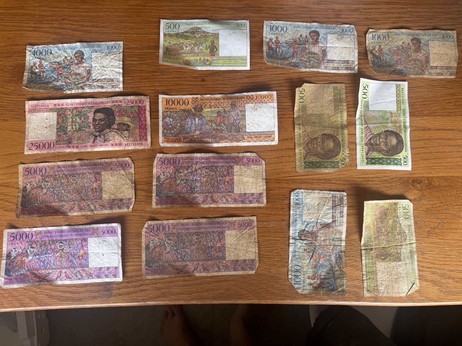 Banconote: Franc de Madagascar – Usato da Vuadens venduto da hoc_fd5p