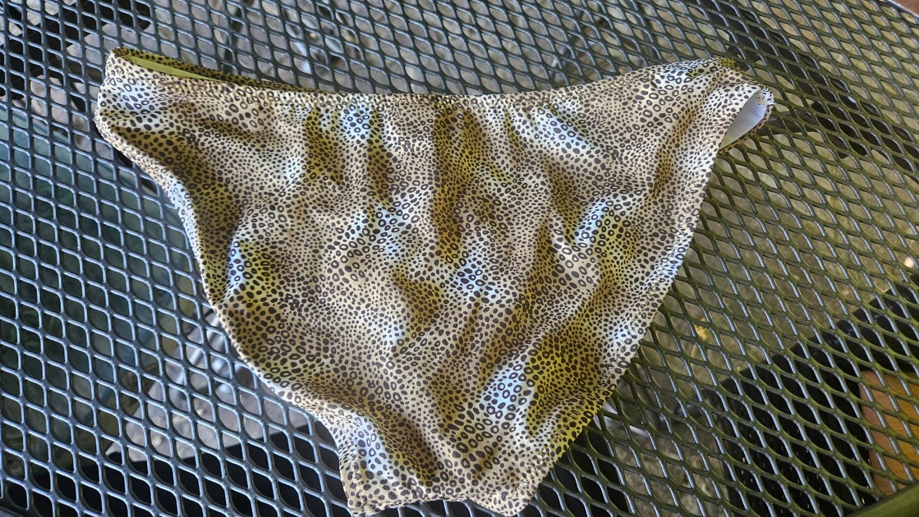 Badekleider & Bikinis: Badehösli – Gebraucht aus Birrwil von Annaluna