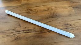 T8 9W LED Tube Light LED-Röhre 600mm Warmweiss NEU