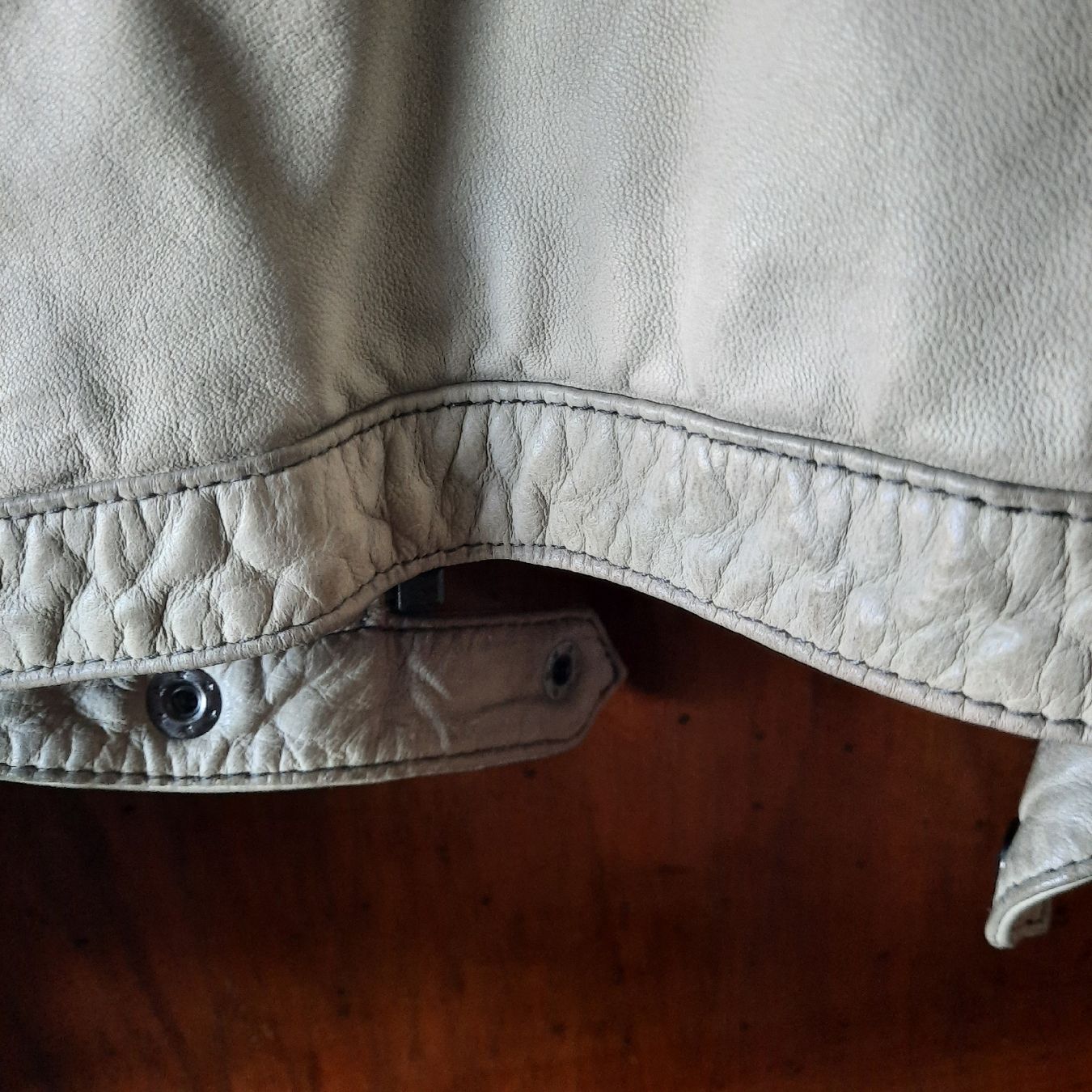 Vestes: Lederjacke Damen von Sissy-Boy, Grösse M – D'occasion à Mönchaltorf par Espressina 8