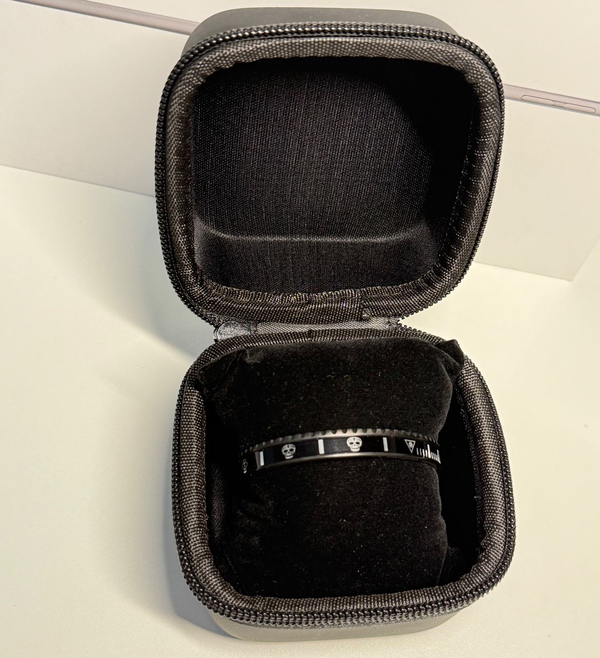 Bracciali & Braccialetti: Bracelet Speedometer Skull Noir – Usato da Denges venduto da peumens 4