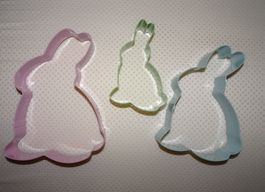 Set 3 emporte-pièces lapin dans boîte en métal