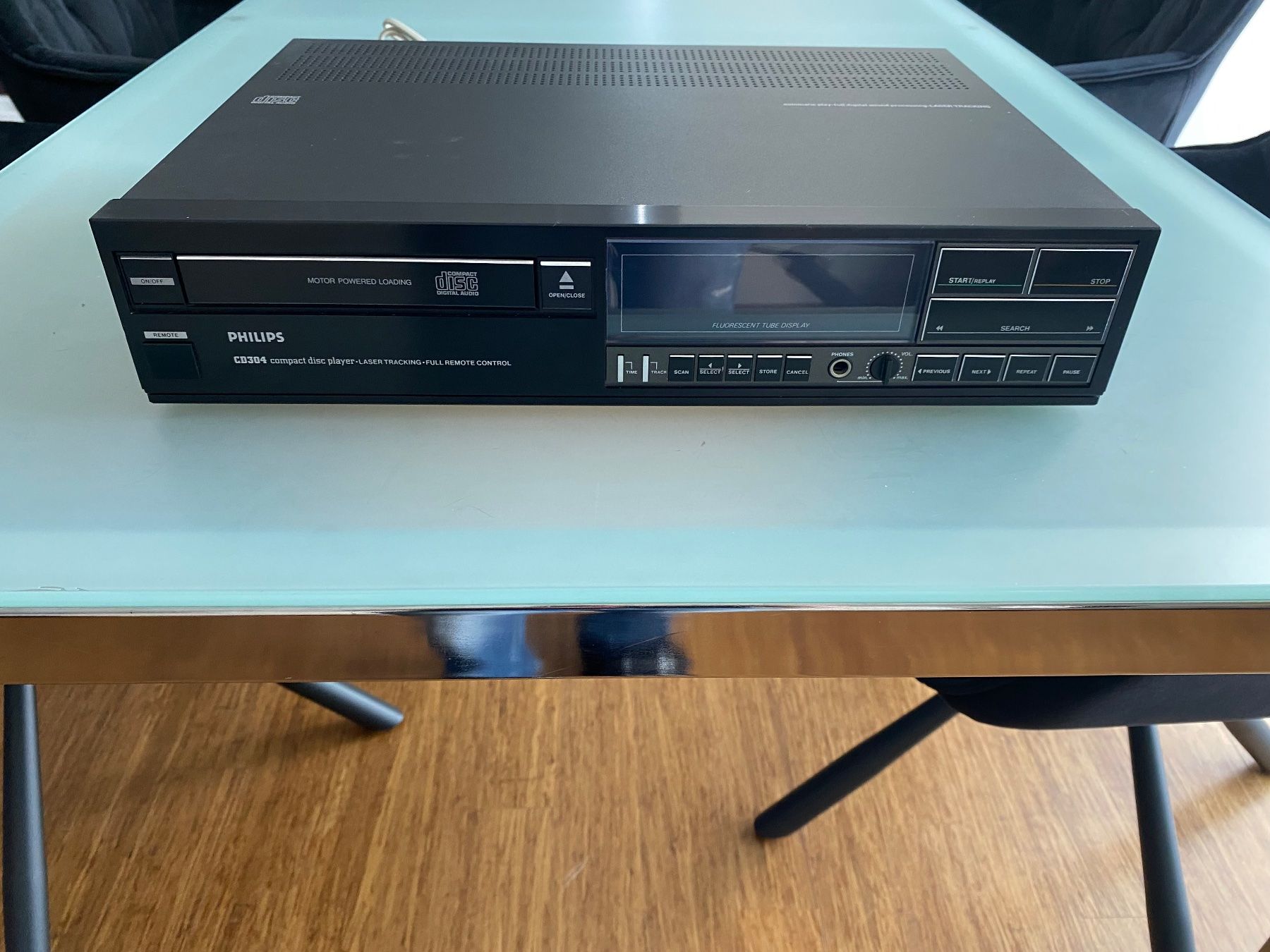 CD & DVD vergini: Philips CD304 CD Player – Usato da Jonschwil venduto da Jomase