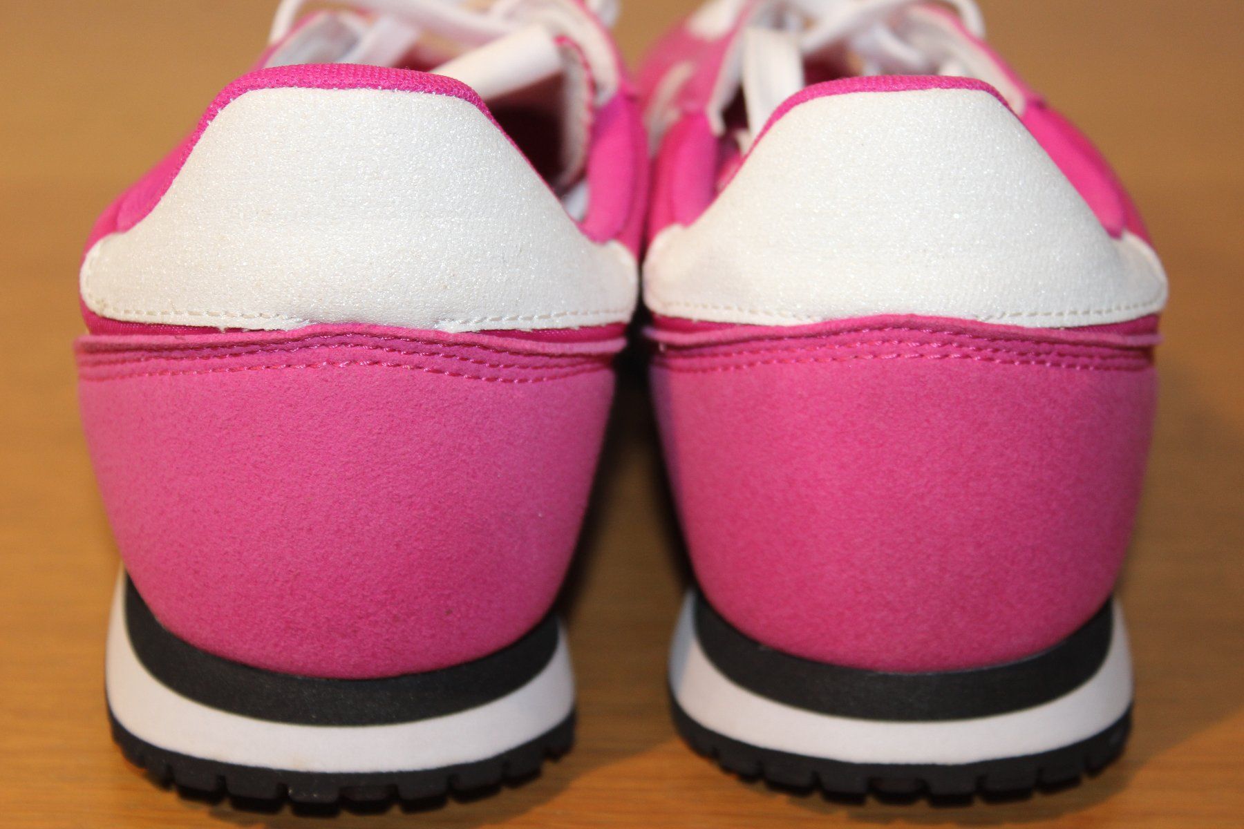 Armani Chaussures femmes: Armani Exchange Sneaker, Gr-40, Neu – Neuf avec emballage d'origine à Basel par Mila_Graf 7