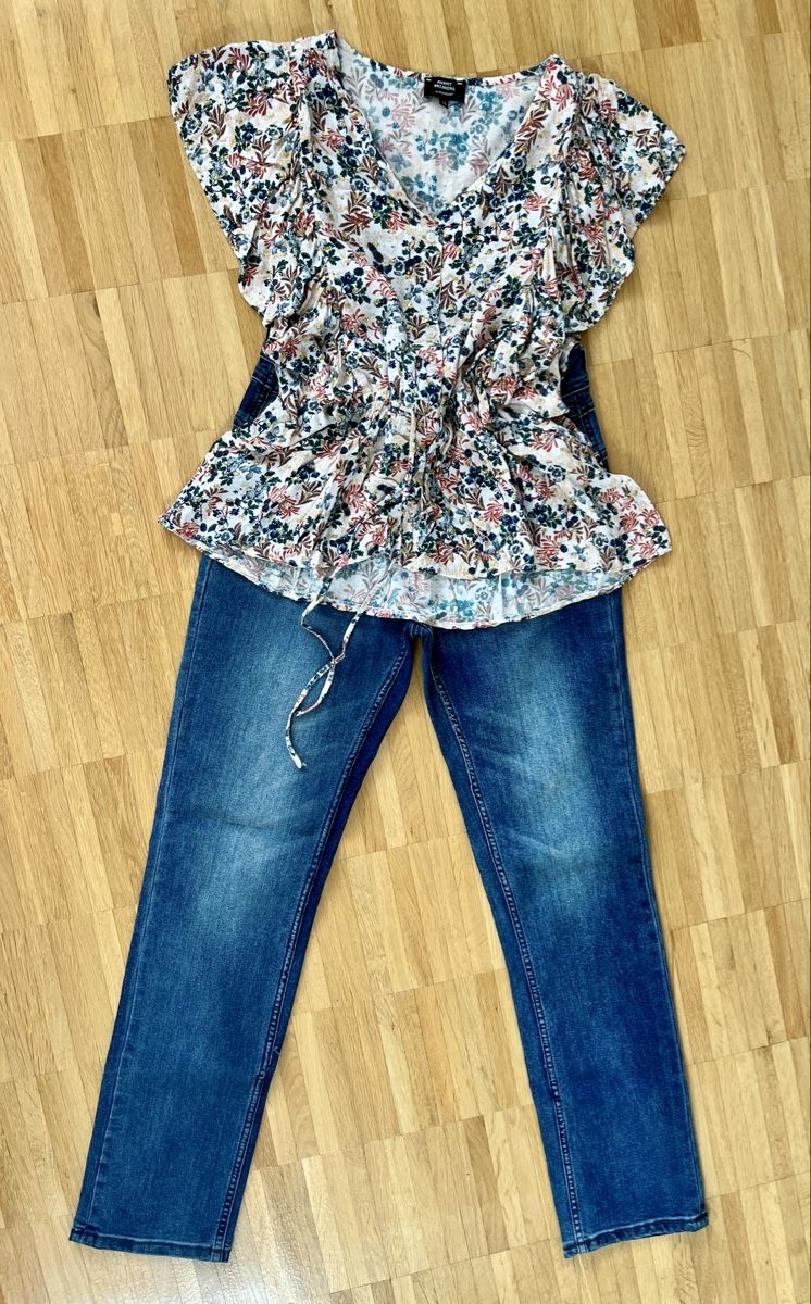 Lotti di vestiti: Bluse von Manor mit Bluejeans – Usato da Ittigen venduto da franzis6