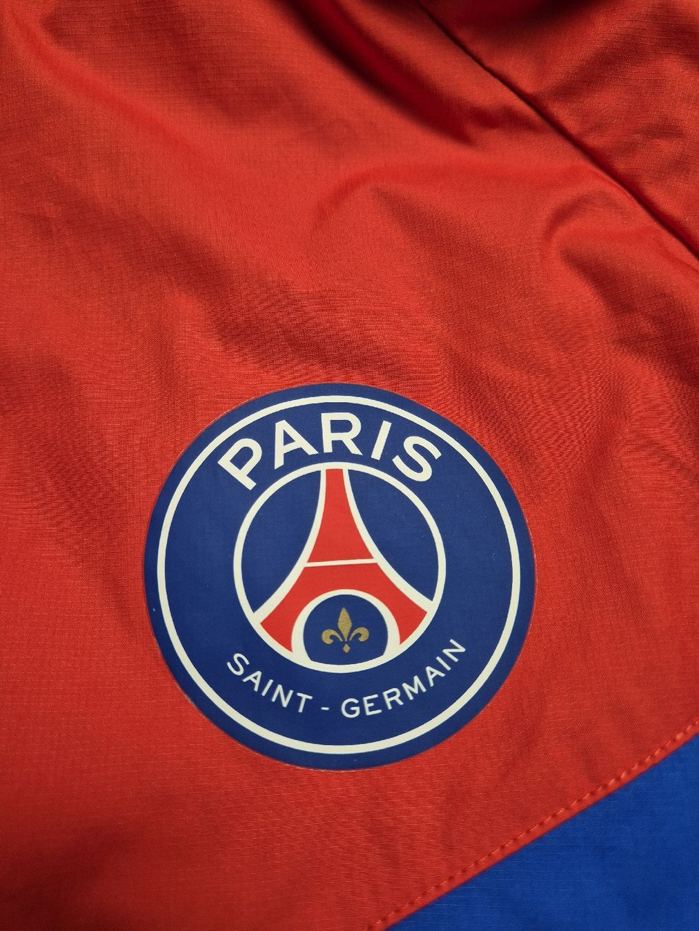 Nike Giacche: Nike Paris Saint-Germain PSG Windrunner Grösse M – Nuovo (secondo la descrizione) da St. Gallen venduto da CaliSunshine 2