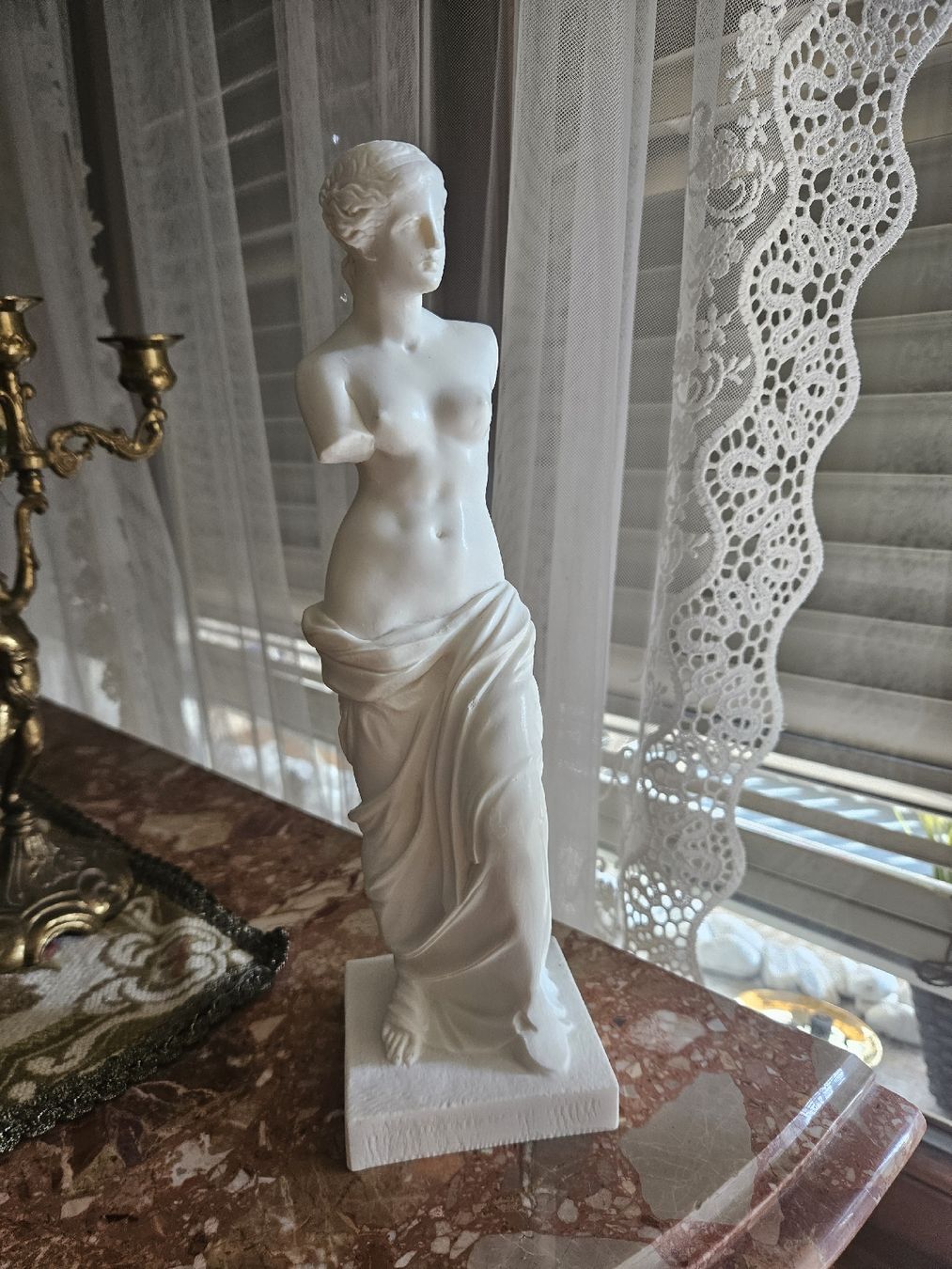 Skulpturen & Statuen: Venus Statue Kunststoff – Gebraucht aus Rickenbach b. Wil von pookie