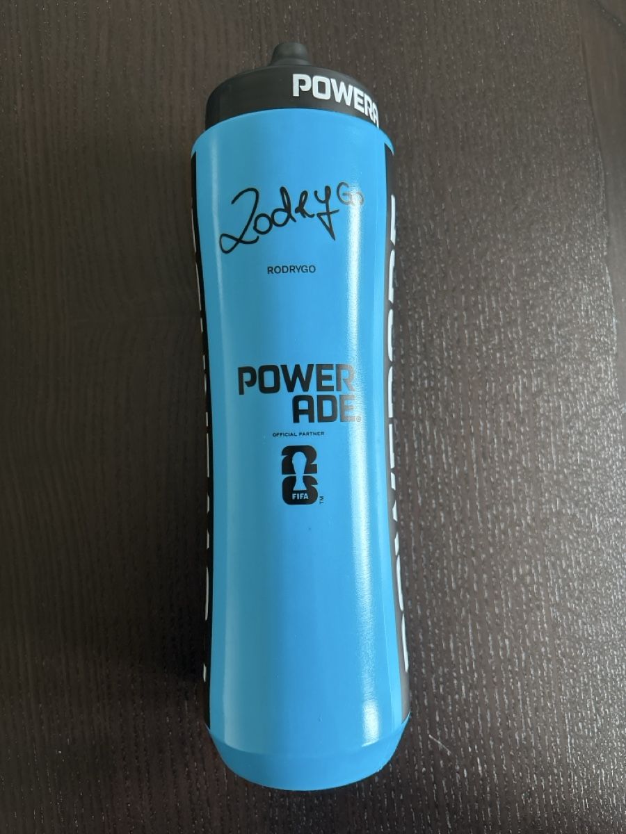 Borracce & Thermos: Powerade Flasche mit Unterschrift – Nuovo (secondo la descrizione) da Au ZH venduto da Or.S