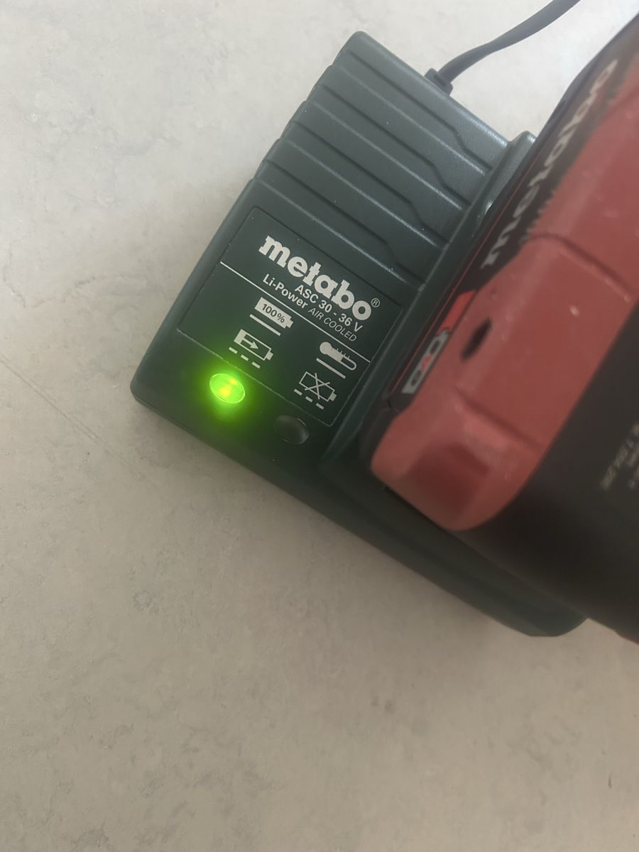 Metabo Caricatori & Batterie: Metabo 18V CAS Ladegerät – Usato da Hittnau venduto da Oracel 2