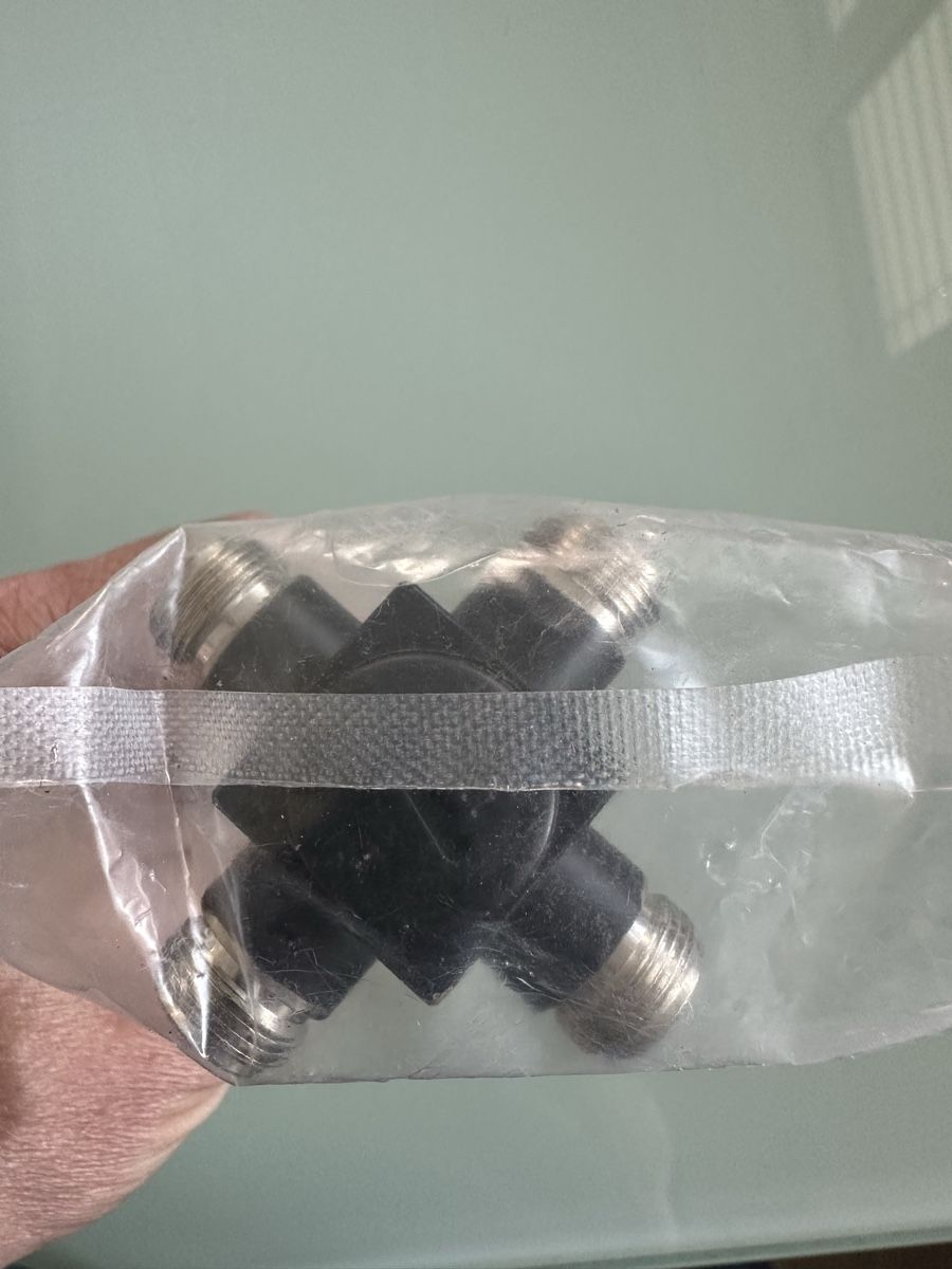 Funktechnik: Accoppiatore 4 antenne UHF – Neu und originalverpackt aus Rancate von Mixer0 2