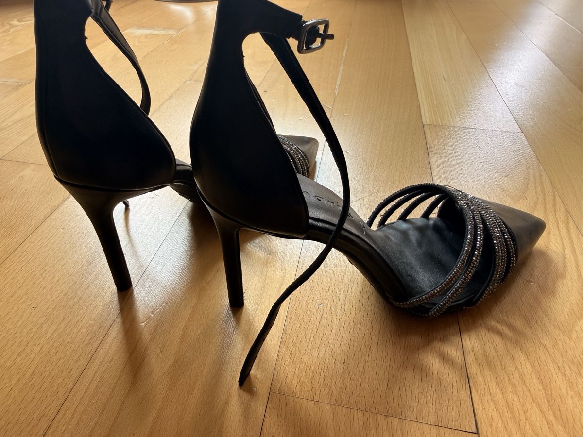Tamaris Damenschuhe: Tamaris Pumps Schwarz Grösse 37 mit Strass – Neu (gemäss Beschreibung) aus Kilchberg ZH von ana_z2sb 1