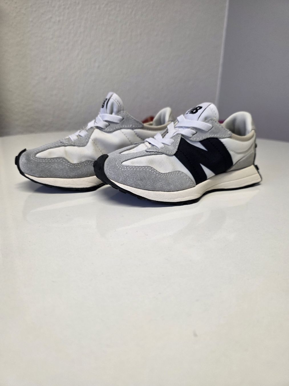 Scarpe per ragazzi: New Balance. Nr.30.5 – Usato da Suhr venduto da MrvicaAG