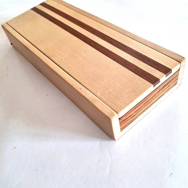 Matite, matite colorate & gessi: Boîte à crayons en bois bicolore – Usato da St-Sulpice VD venduto da vid_wz89
