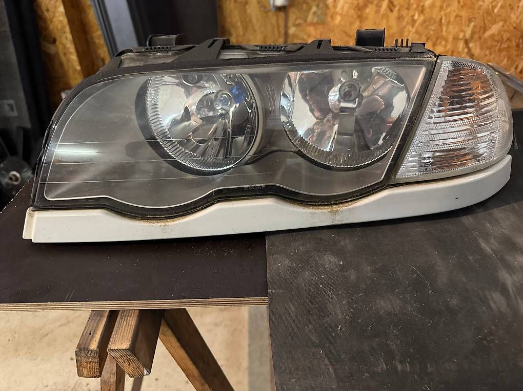 Fari: Bmw E46 Touring Scheinwerfer set mit Blinker – Usato da Madiswil venduto da Poschung 1