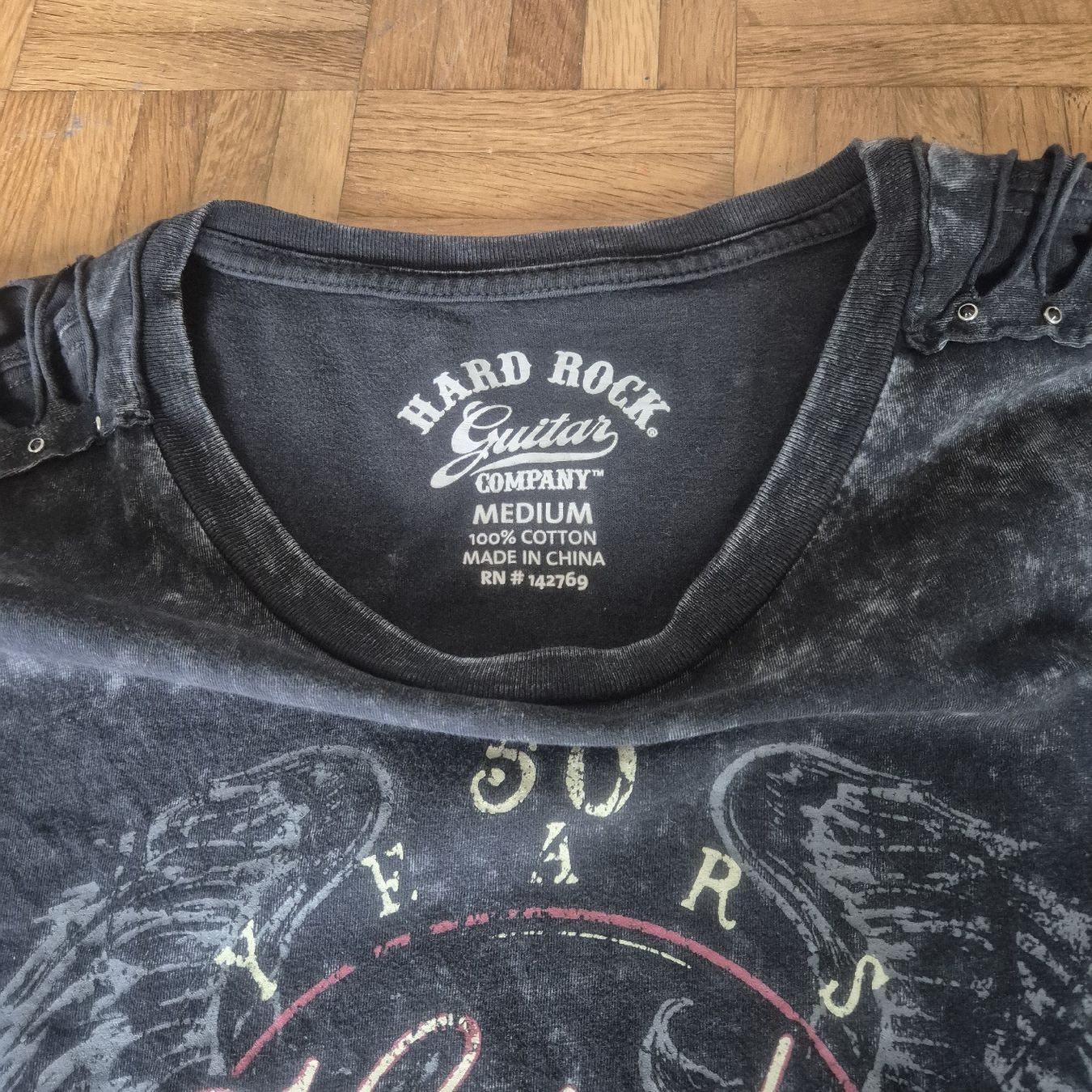 Hard Rock Cafe T-shirt: Hard Rock Cafe 50th Anniversary Tshirt Gr. M – Usato da Luzern venduto da nnamfuak 2