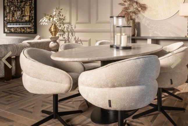 Tavoli: RICHMOND INTERIORS** Dining table Brodman sand 200 – Nuovo e nell'imballaggio originale da Ruswil venduto da Miami-2026