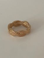 Ring (goldiger Modeschmuck)