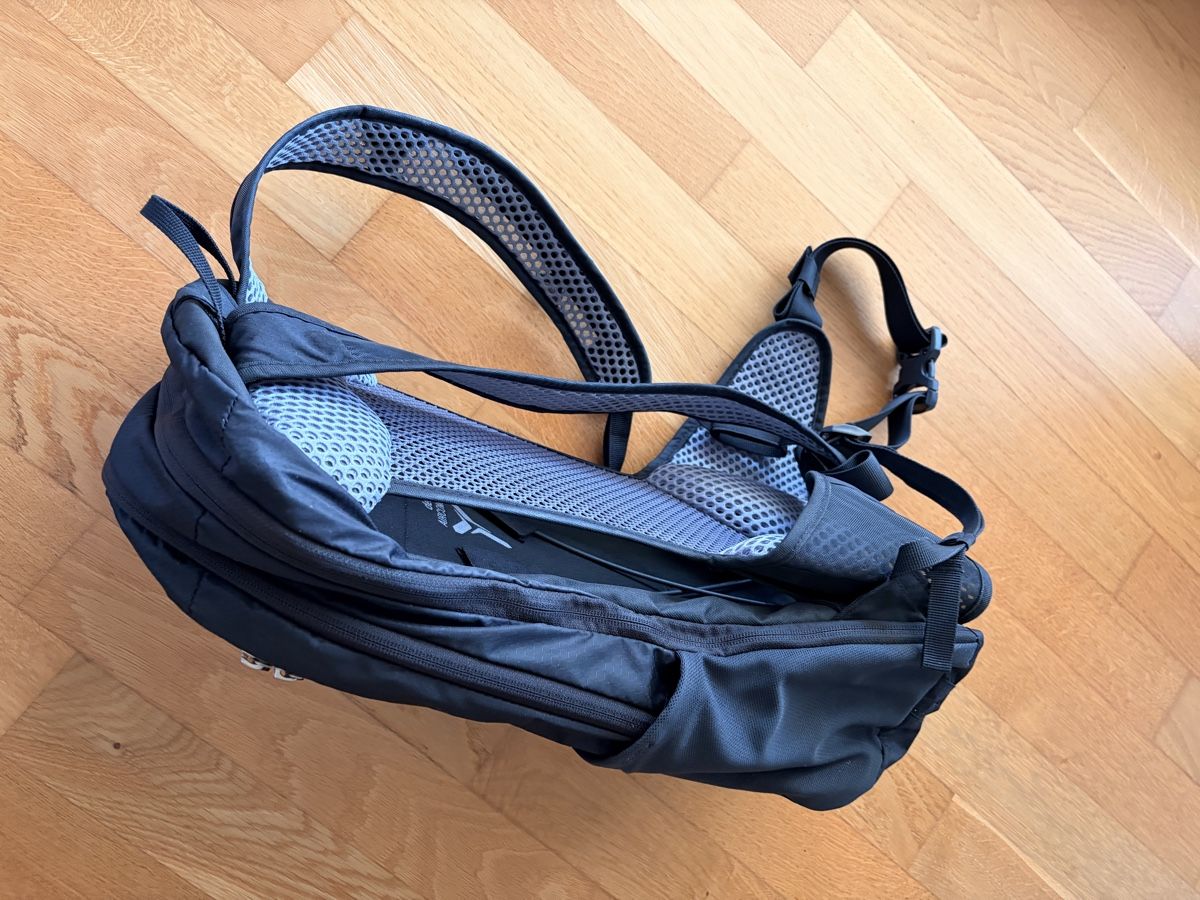 Deuter Rucksäcke: Deuter Race EXP AIR 14+3 Rucksack dunkelblau gebraucht – Gebraucht aus Weinfelden von Alexandra_1006 4
