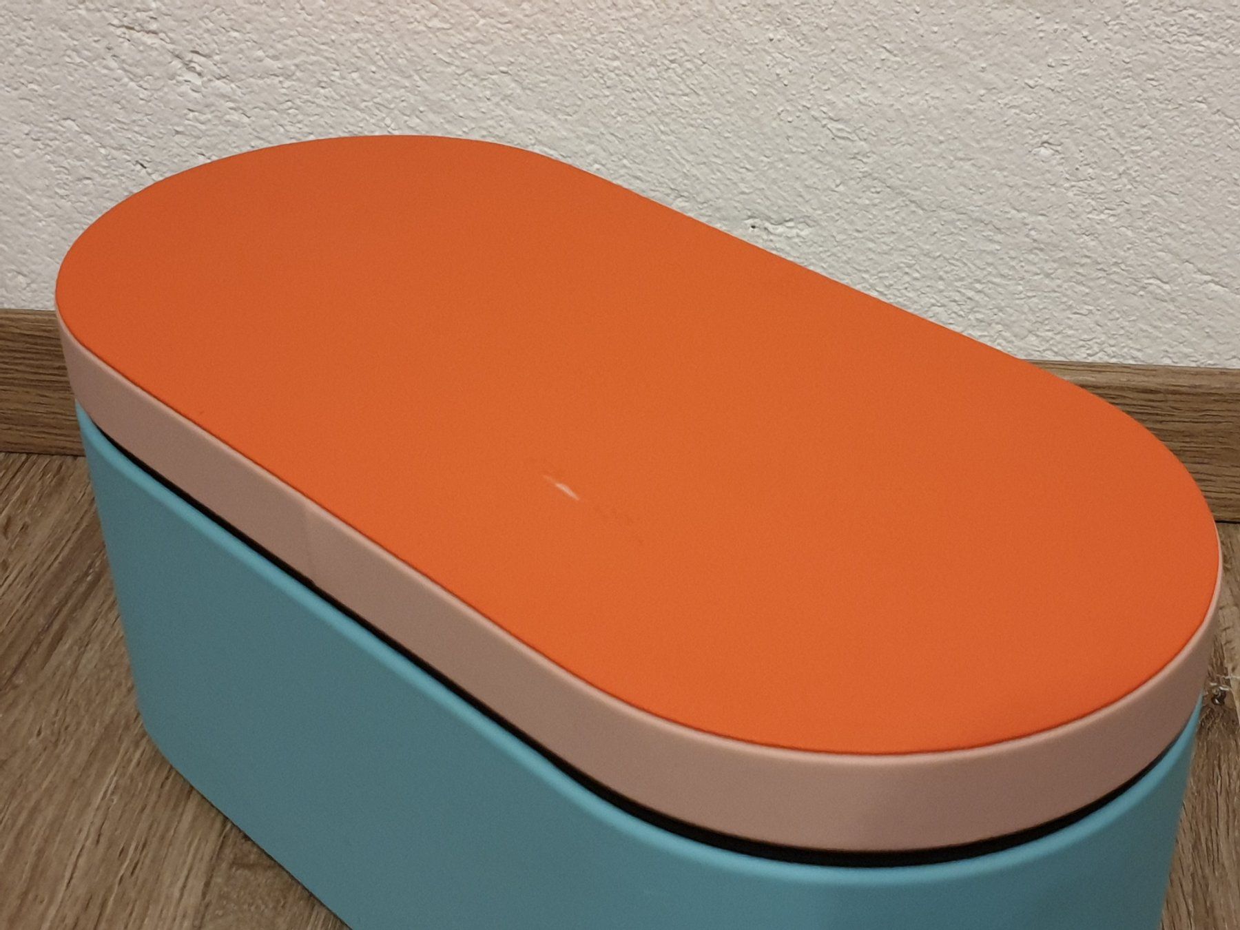 Lettini & sedie per cosmetici: Box Dyson Orange Zubehor Haar oder Kosmetik – Usato da Saxonne (Ayent) venduto da SnowRoof 1