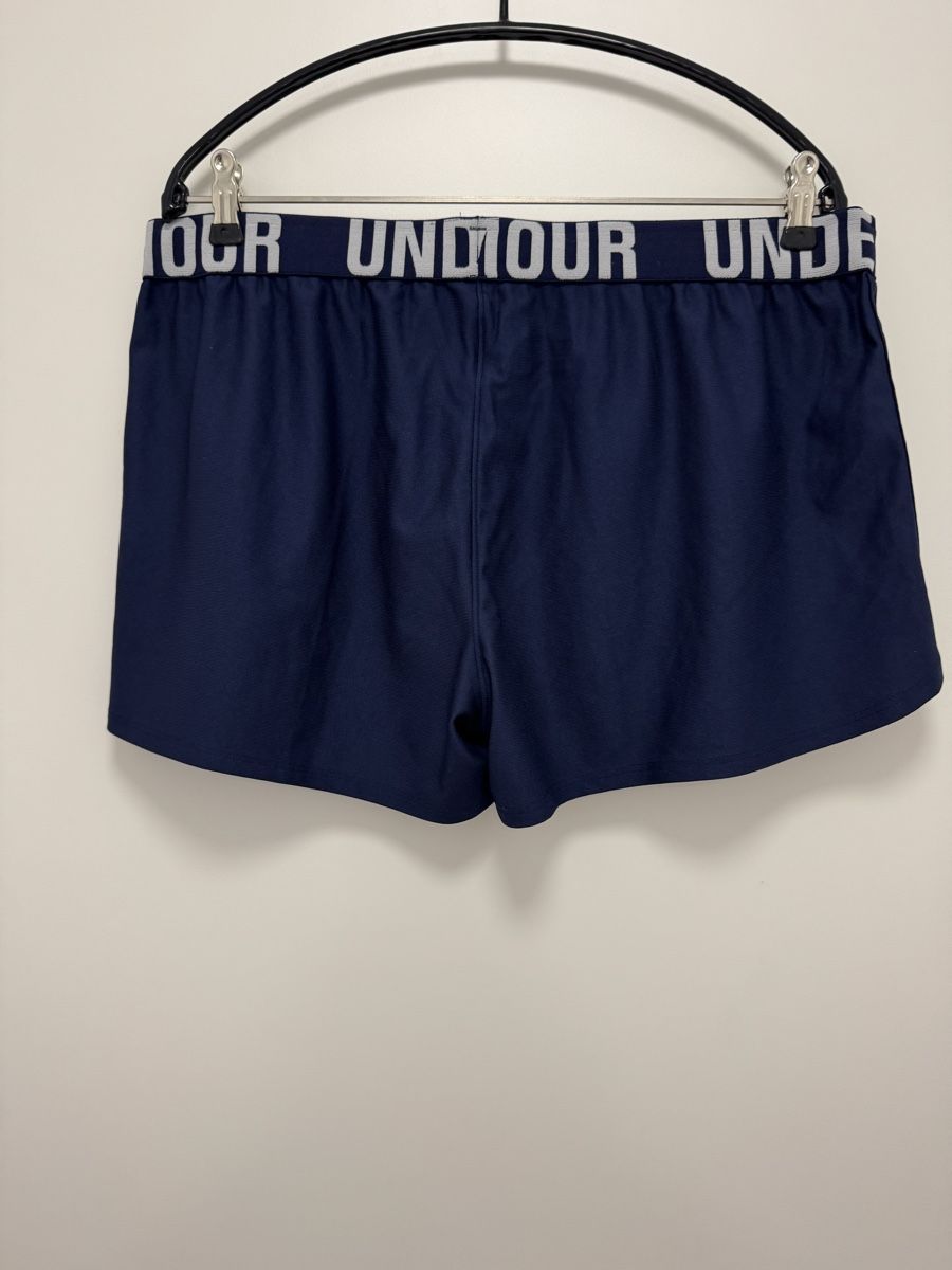 Under Armour Pantaloni: Under Armour Damen Shorts Grösse L – Nuovo (secondo la descrizione) da Haldenstein venduto da nicB74 1