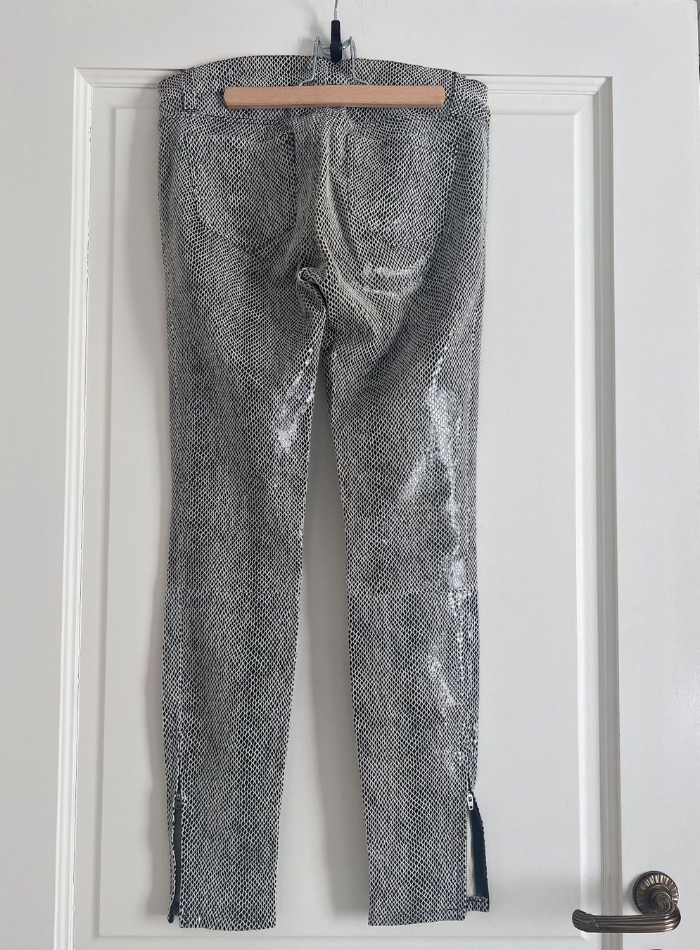 Jeans: J Brand Python Like Jeans – Usato da Corsier-sur-Vevey venduto da Kristina.Nova 3