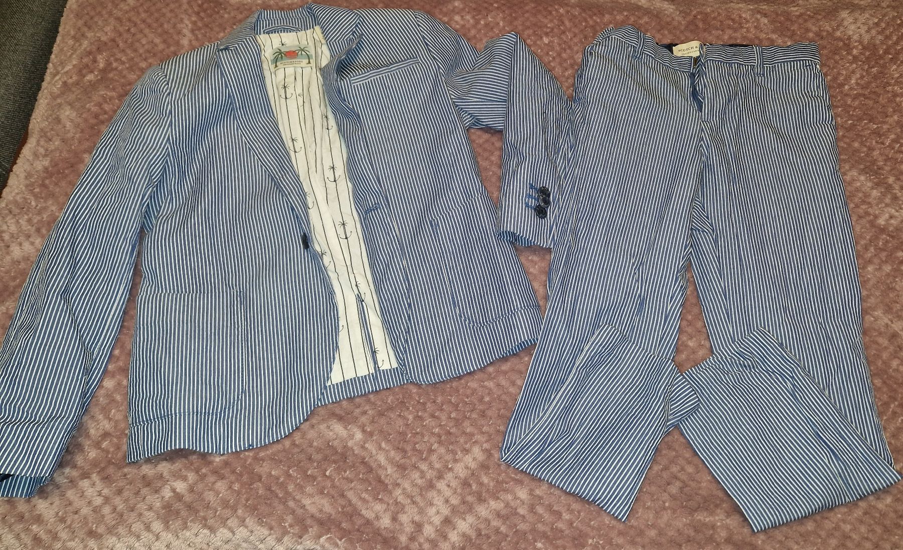 Completi: scotch and Soda Anzug Gr. 128 – Usato da Utzenstorf venduto da Ernie_und_Bert