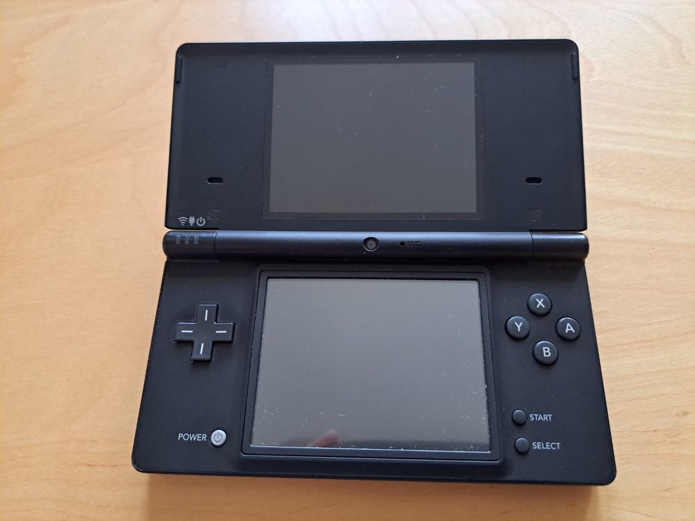 Nintendo Dsi + 8 Spiele Kaufen auf Ricardo