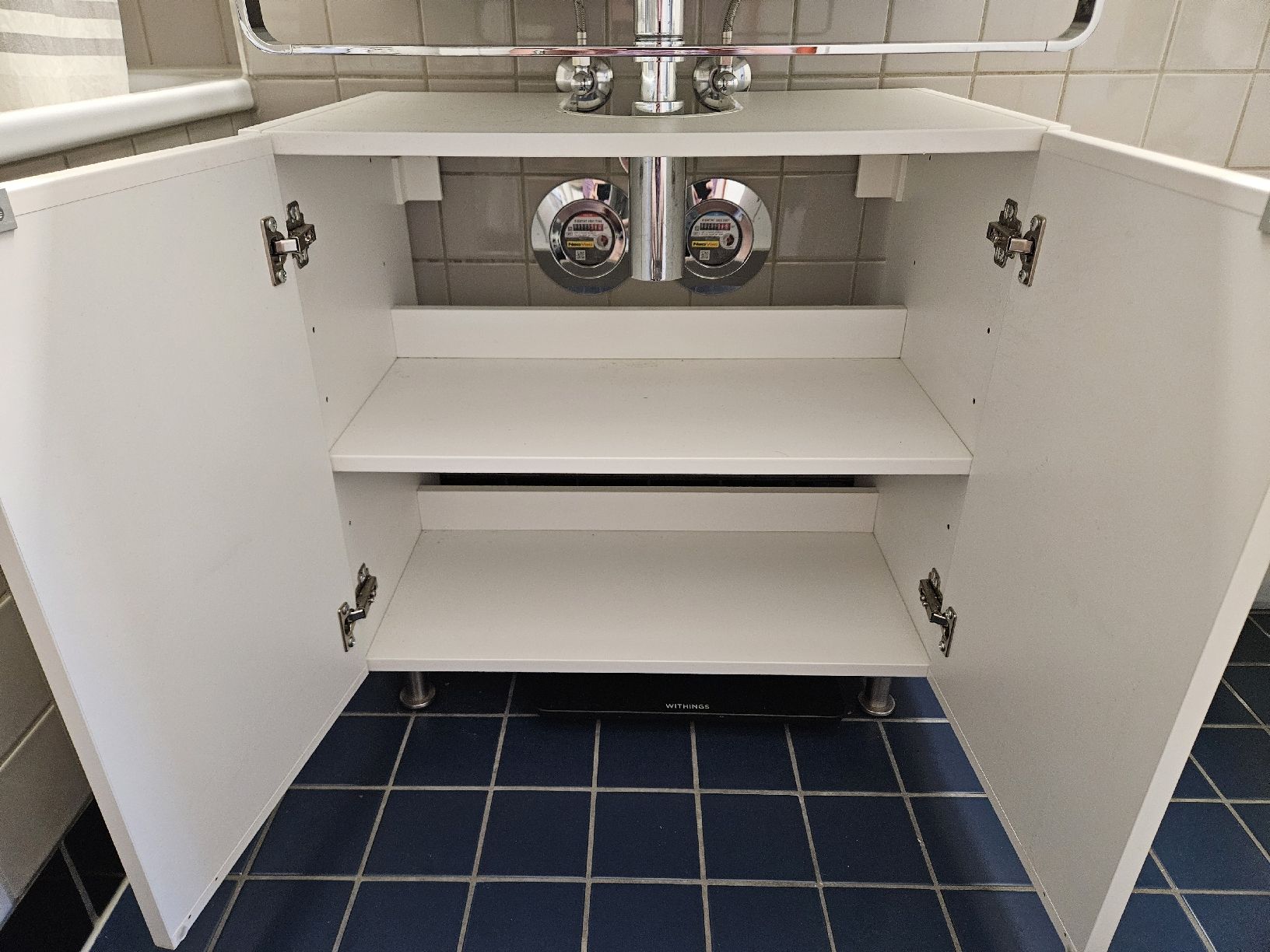 Ikea Installations & Meubles: Waschtischmöbel weiss – D'occasion à Winterthur par seseselin 1