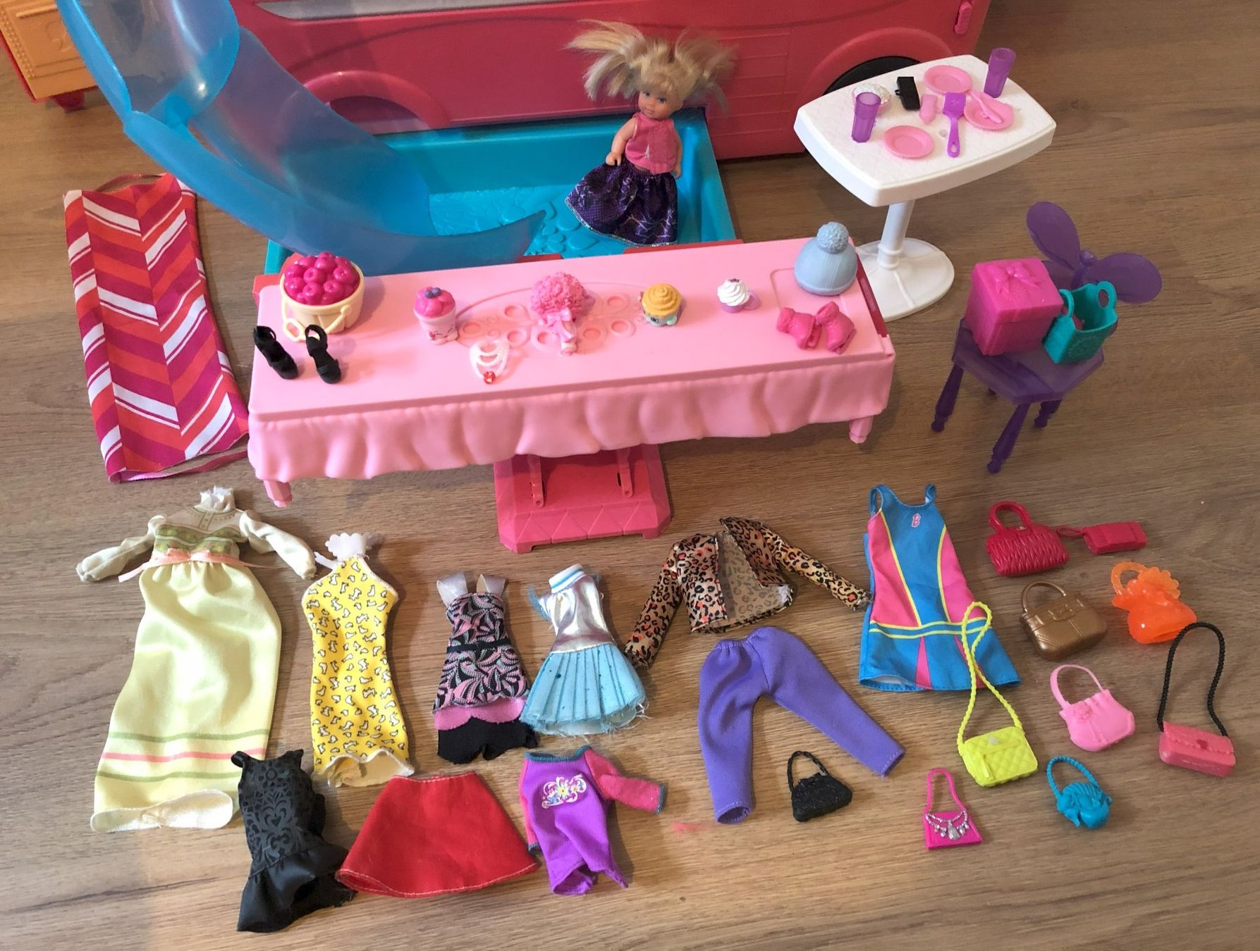 Bambole: Barbie camping car – Nuovo (secondo la descrizione) da Estavayer-le-Lac venduto da Lor_tjg5 2