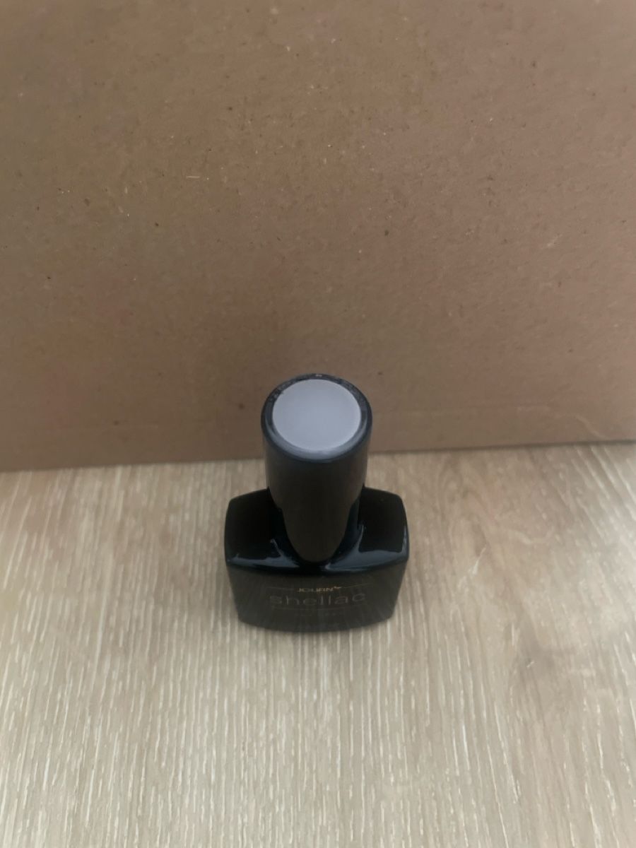 Smalto per unghie: Jolifin Laveni Shellac – Usato da Jonschwil venduto da sab_5gmn
