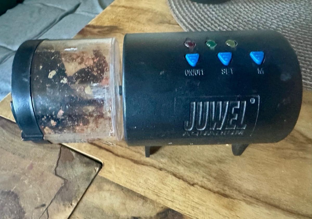 Juwel Mangimi: Juwel Automatic Fish Feeder - Keep Your Fish Happy! – Usato da Kilchberg ZH venduto da Suisse500