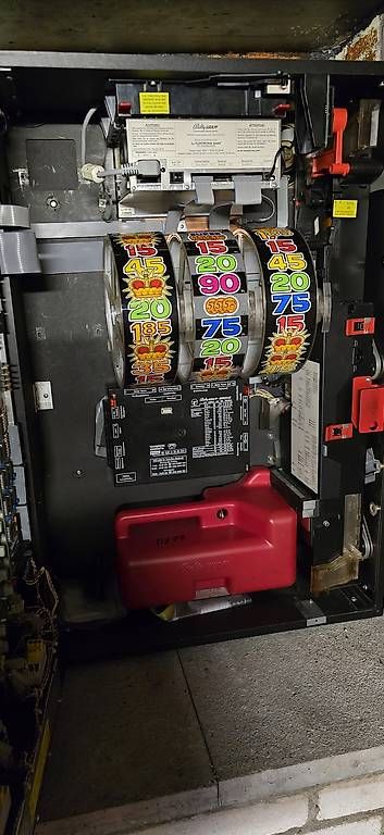Spielautomaten: Geldspielautomat  Bally Wulff – Gebraucht aus Oetwil am See von four_rosses 3
