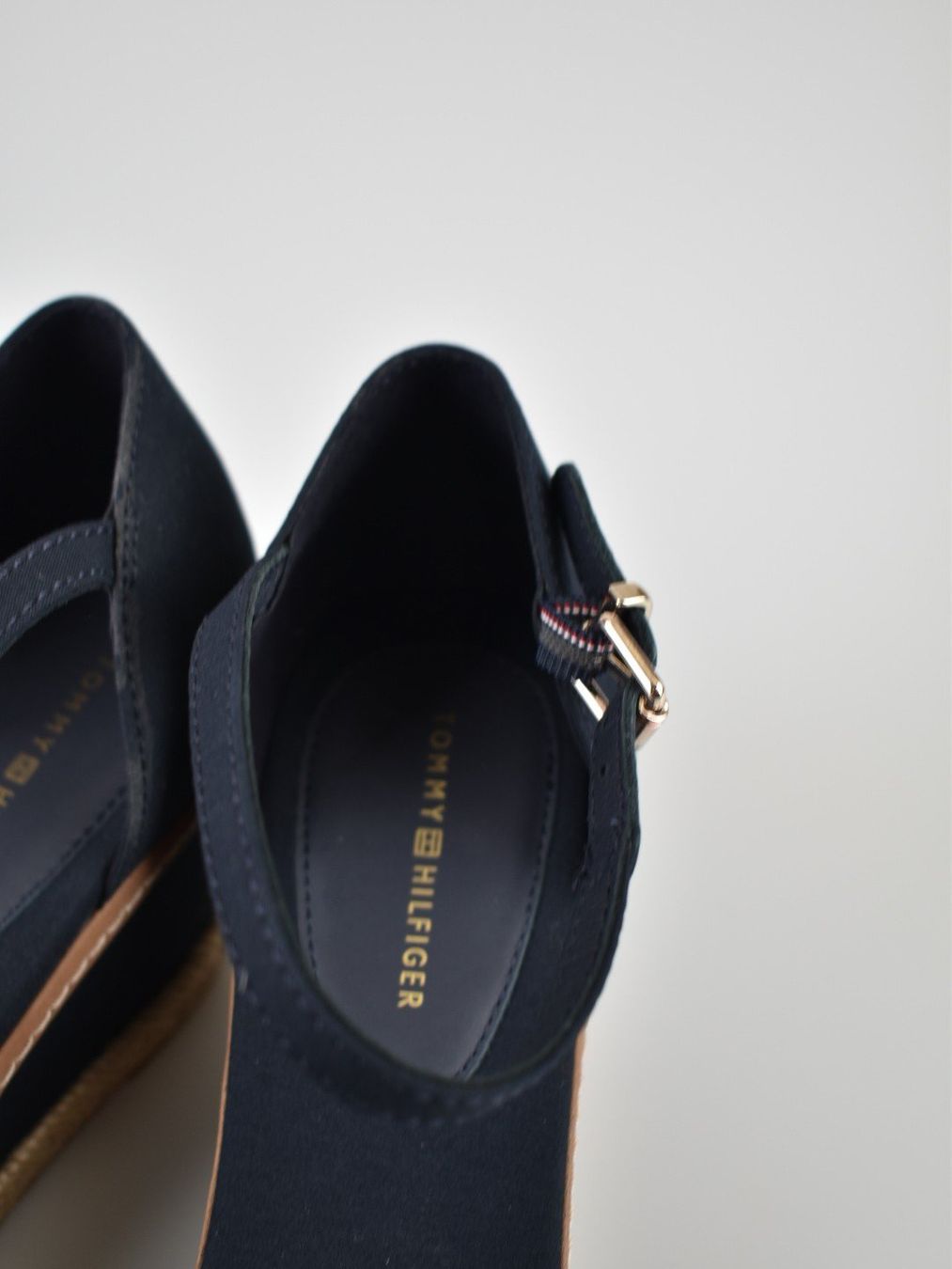 Tommy Hilfiger Scarpe da donna: Tommy Hilfiger Basic Closed Toe Mid Wedge Espadrilles, Gr.42 – Nuovo (secondo la descrizione) da Nürensdorf venduto da 2ND_STORY 4