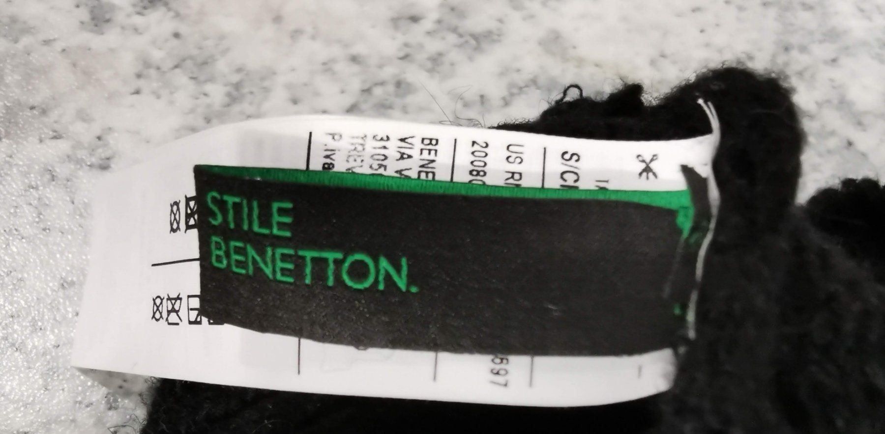 Benetton Altro in  Abbigliamento & Accessori: Benetton Kappe mit Kunstdiamanten – Usato da Spiegel b. Bern venduto da JeromeG9 3