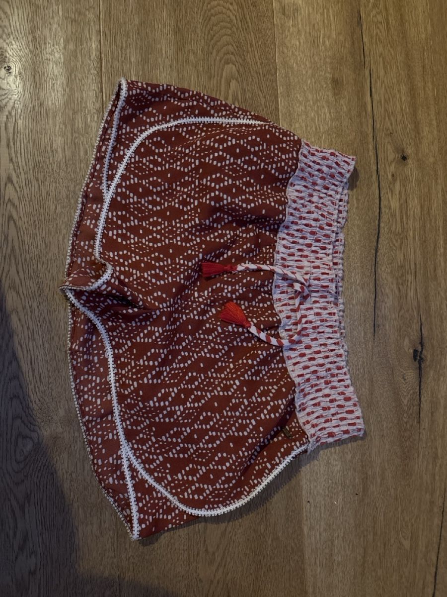Hosen: Coole Shorts Boohoo Style – Gebraucht aus Hedingen von lil_g25v