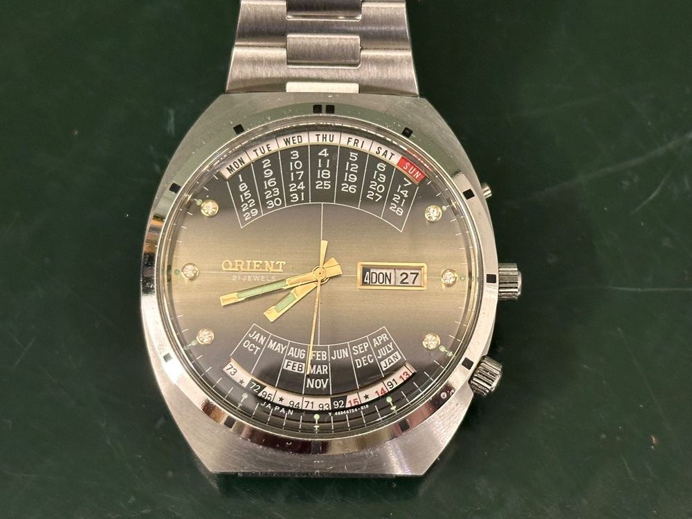 Orient Automatic – Vintage Armbanduhr mit Kalenderfunktion