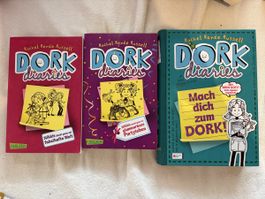 Diverse Dork Diaries Bücher von Rachel Renée Russell