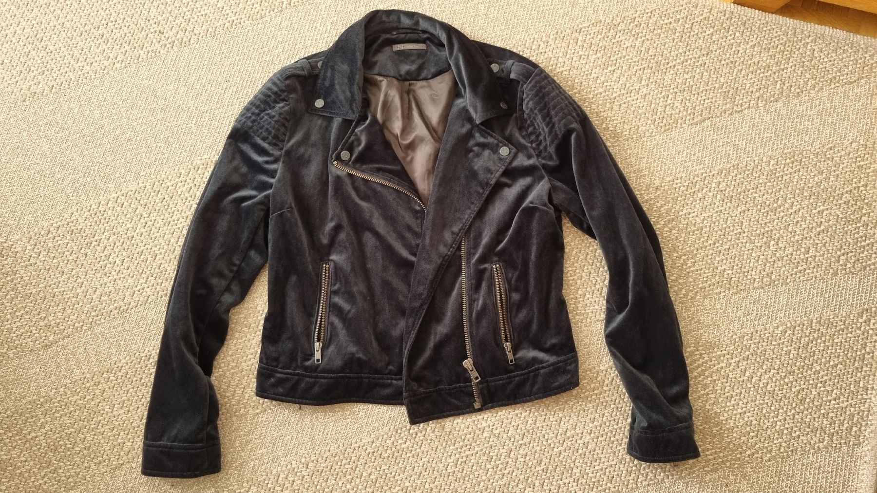 Nile Giacche: Jacke aus Samtstoff dunkelgrün – Nuovo (secondo la descrizione) da St. Gallen venduto da Isabelle1234