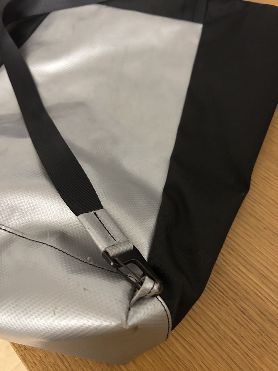 Freitag Rucksäcke: Freitag Tasche / Rucksack schwarz silber – Gebraucht aus Uster von Stromboli7 3