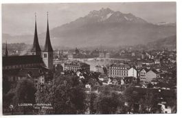 LUZERN Hofkirche mit Pilatus
