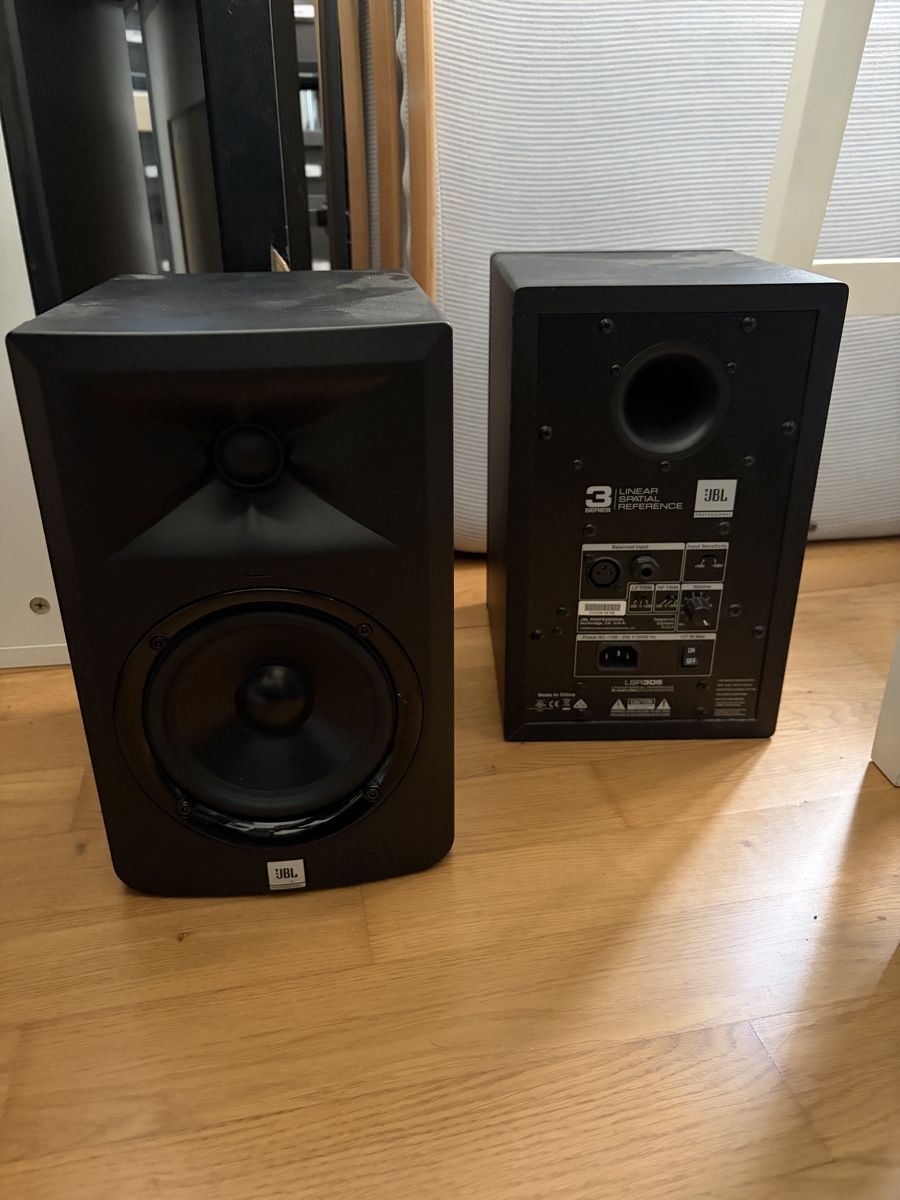 JBL Casse acustiche: JBL LSR305 Series3 Studiomonitor Paar – Usato da Zürich venduto da BenJoMusic
