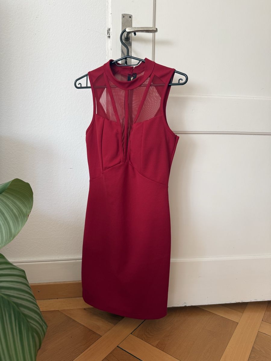 Vestiti: Red Dress with Mesh Top - Size M- Tiny Flaw on Back – Usato da Zürich venduto da aar_9mtz