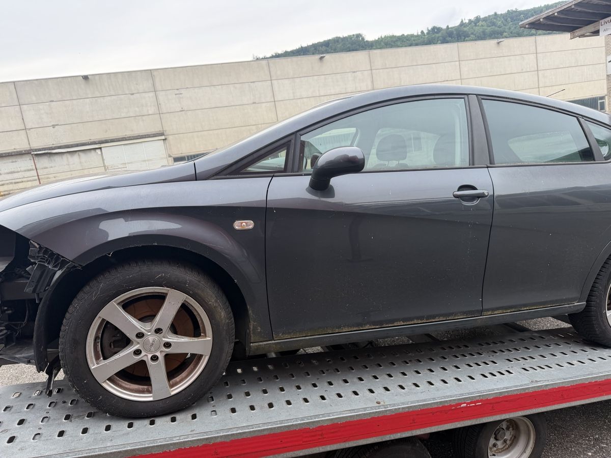 Tutti pezzi di ricambio auto: Seat Leon Teile Schlachten  – Usato da Geiss venduto da luk_cnw8 7