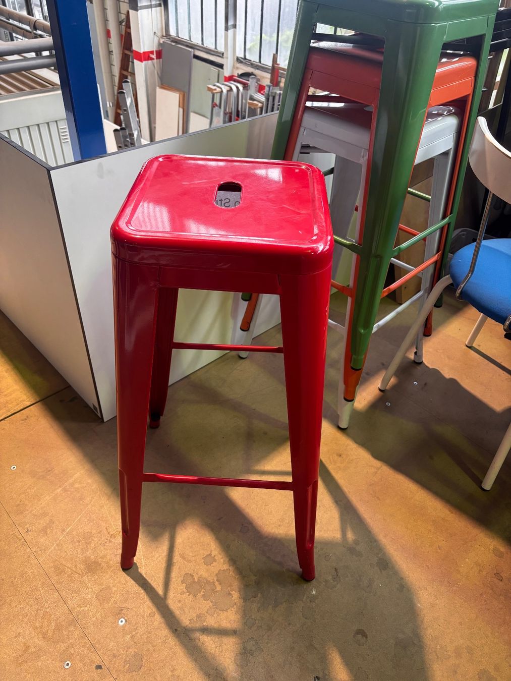 Hocker: Set Metall hocker farbig – Gebraucht aus Münchenstein von tsp01 1