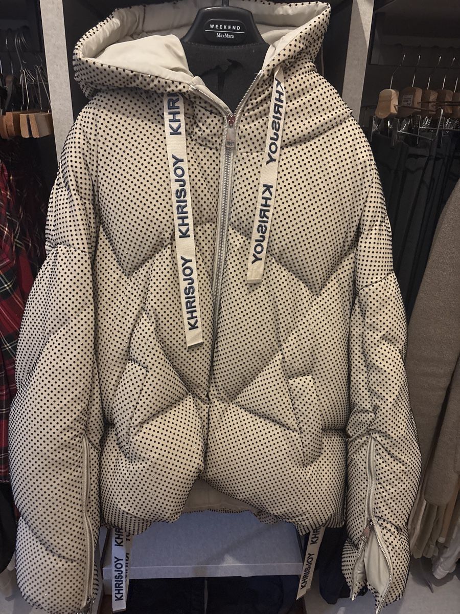 Giacche: Piumino Puff KhrisJoy Rhinestone con cappuccio – Usato da Lugano venduto da ELE2NDHANDSHOP