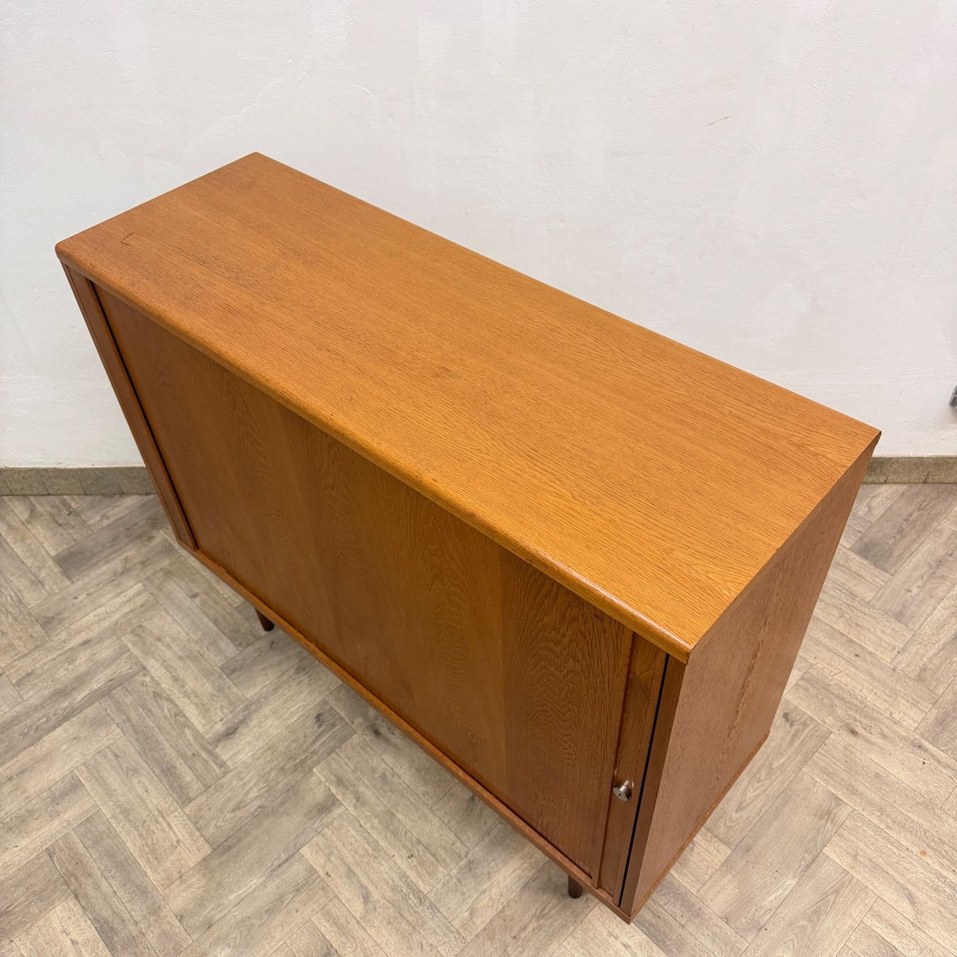 Cassettiere: Mid Century Sideboard mit Tambour-Doors ab 1.00CHF – Usato da basel venduto da vintory.ch 1