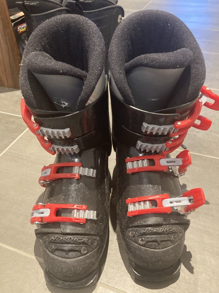 Scarpe da uomo: Skischuhe ca 36? – Usato da Bauma venduto da ladygaby
