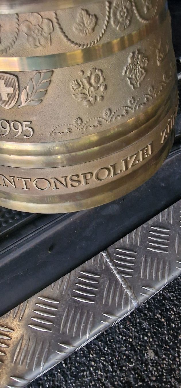 Tutte le decorazioni: glocke Kantonspolizei zurich – Usato da dietikon venduto da Deva64 3